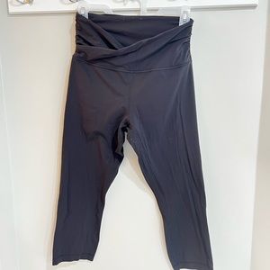 Cross waist align crop